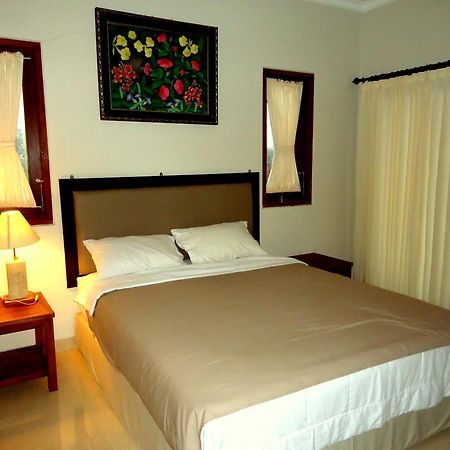 Dewa Put Guest House Ubud  Exterior photo