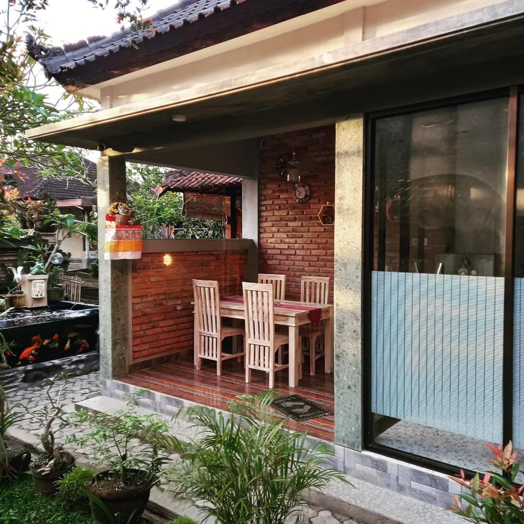 Dewa Put Guest House Ubud  Exterior photo