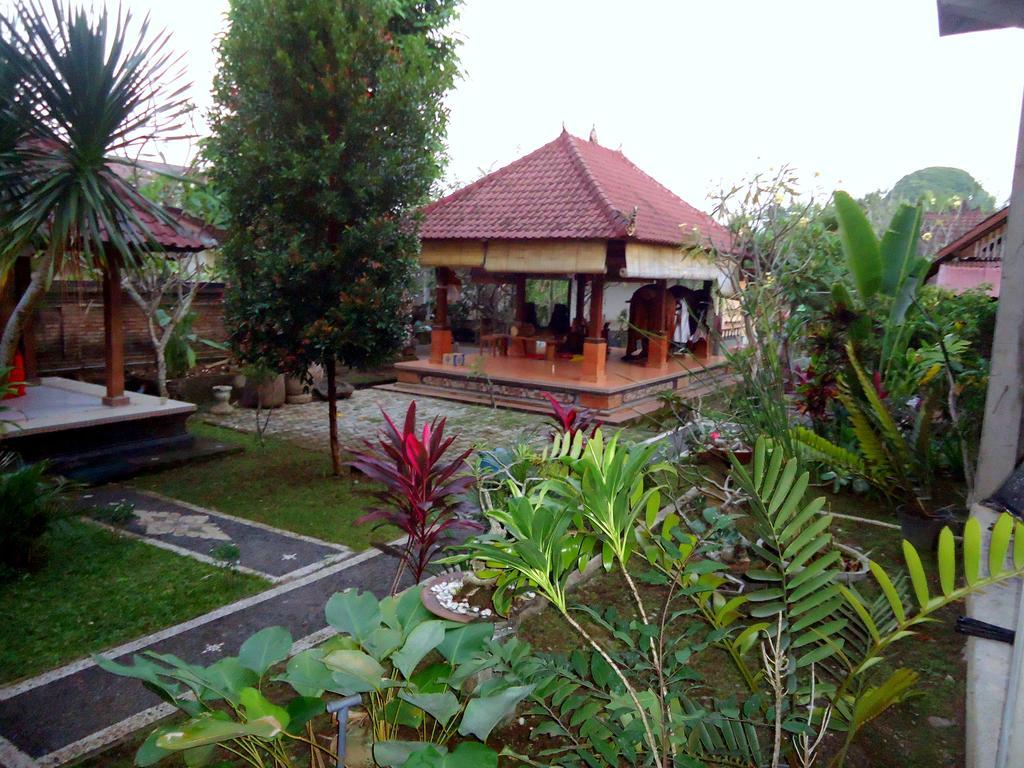 Dewa Put Guest House Ubud  Exterior photo