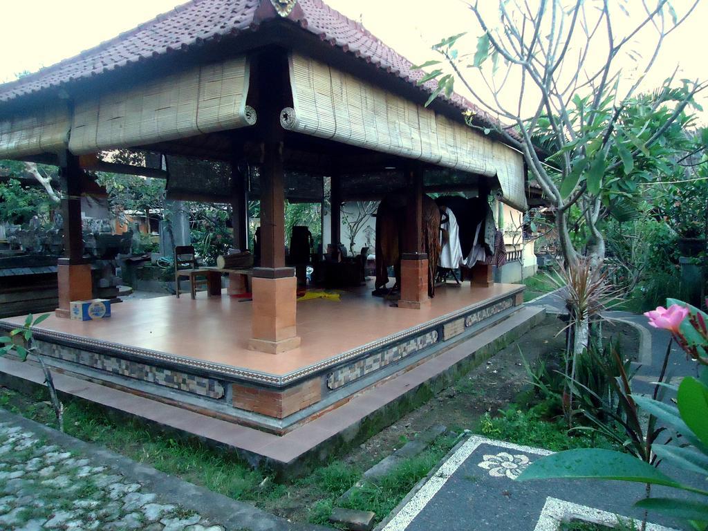 Dewa Put Guest House Ubud  Exterior photo