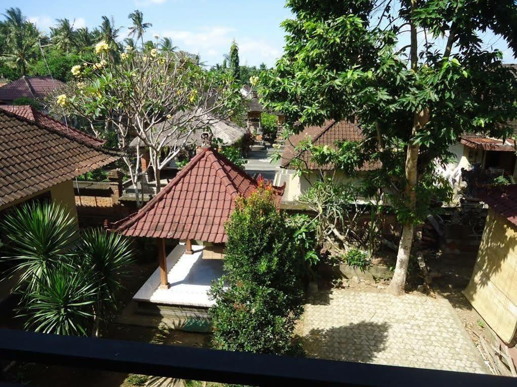 Dewa Put Guest House Ubud  Exterior photo